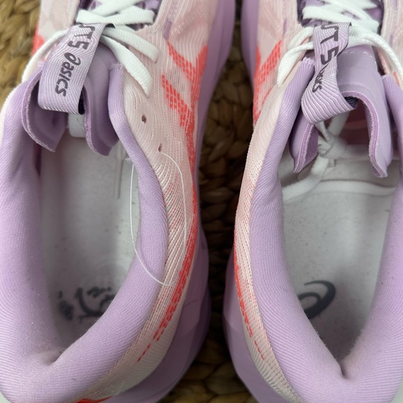 ASICS Novablast 5 Running Shoes White Coral Reef Size 10 Women's - Picture 8 of 9